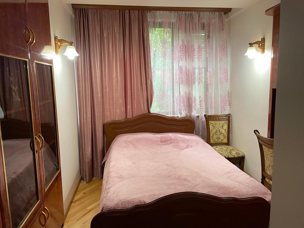 Apartment In City Center 예레반 외부 사진