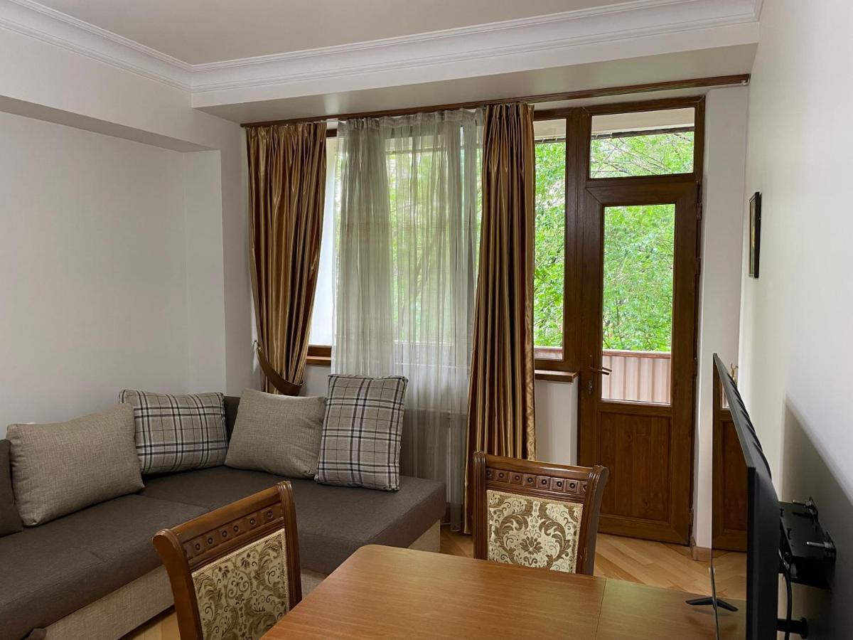 Apartment In City Center 예레반 외부 사진